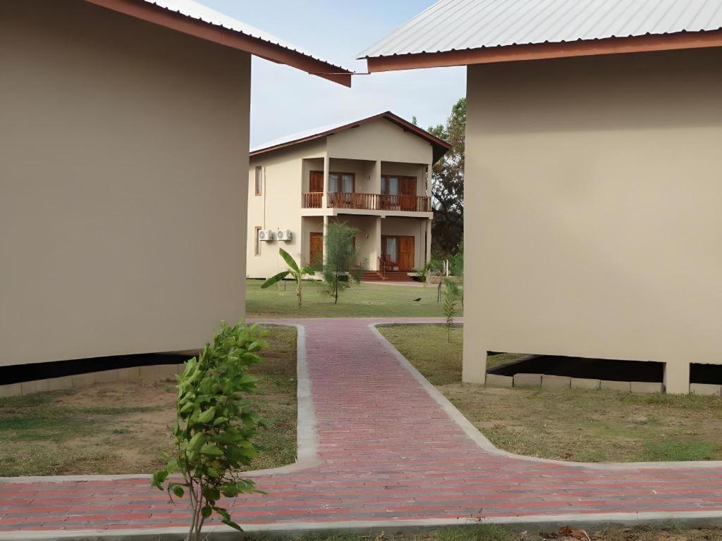 Naaval Hotel Батикалоа Екстериор снимка